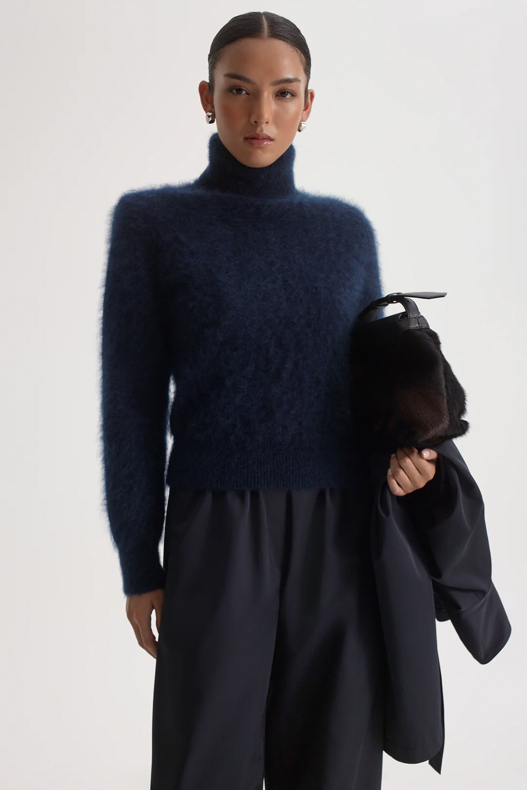 BRUSHED CASHMERE SHOULDER PAD SWEATER - Image 6