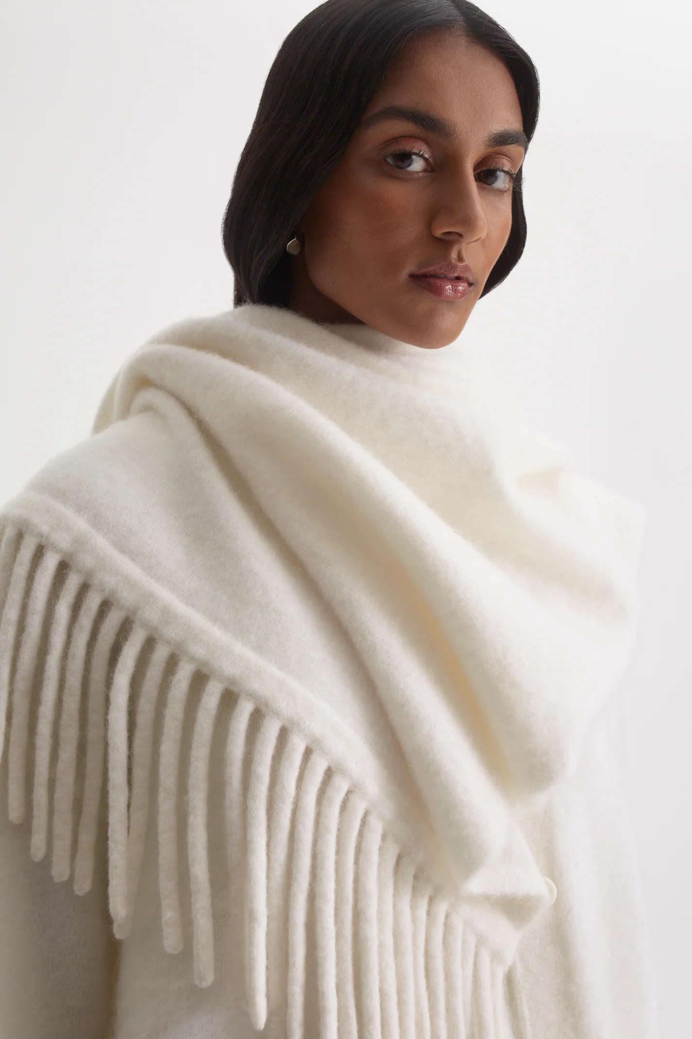 BRUSHED FRINGED CAPE - Image 8
