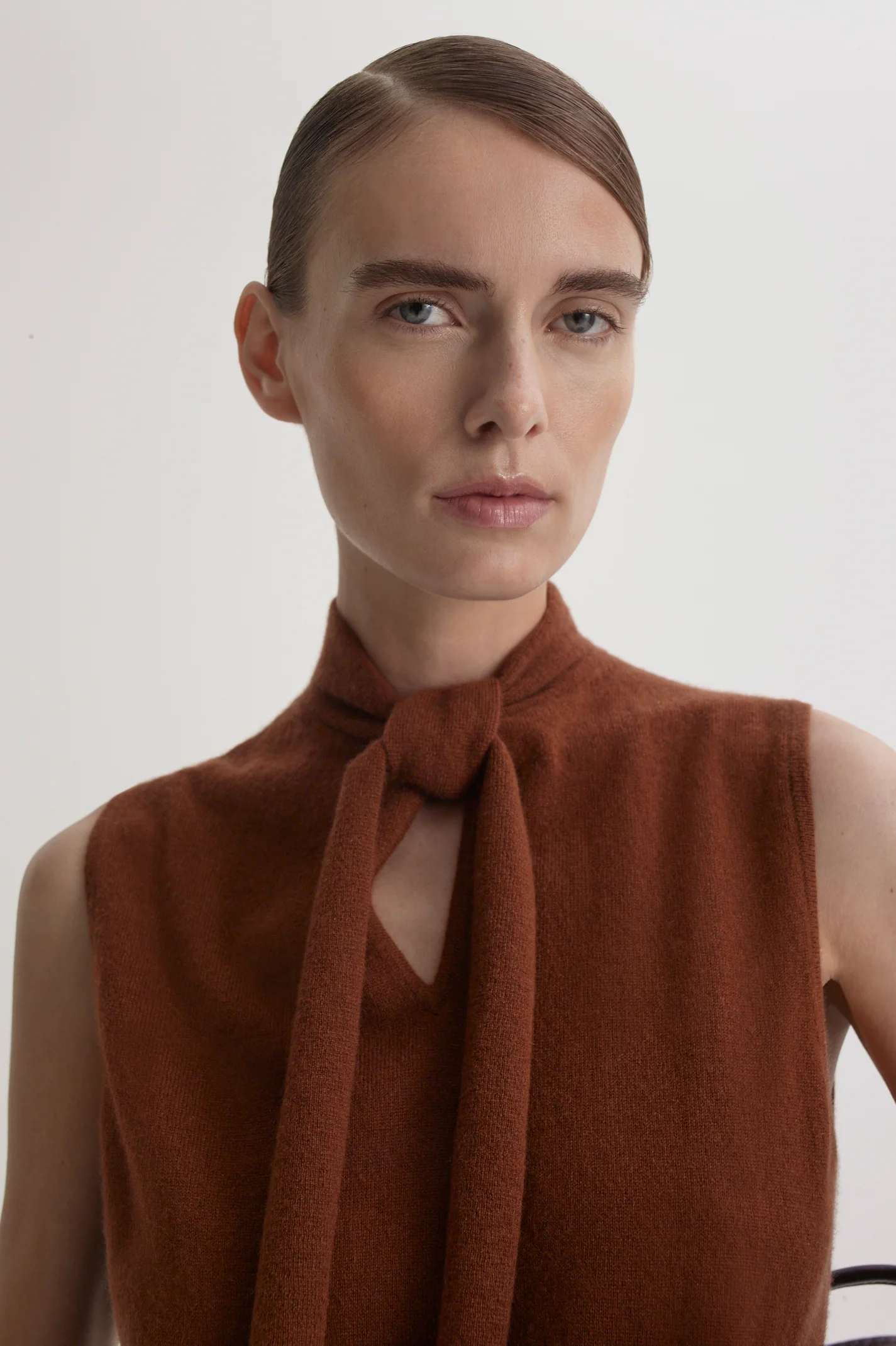 CASHMERE TIE SLEEVELESS TANK - Image 8