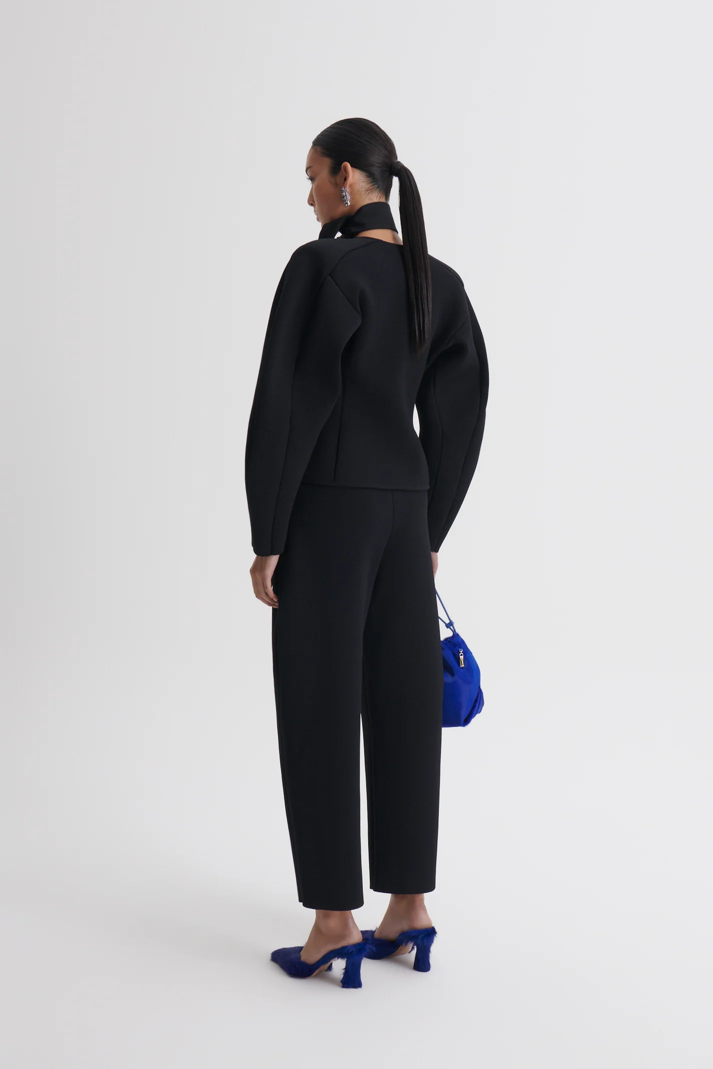 CREPE KNIT BARREL TROUSER - Image 6