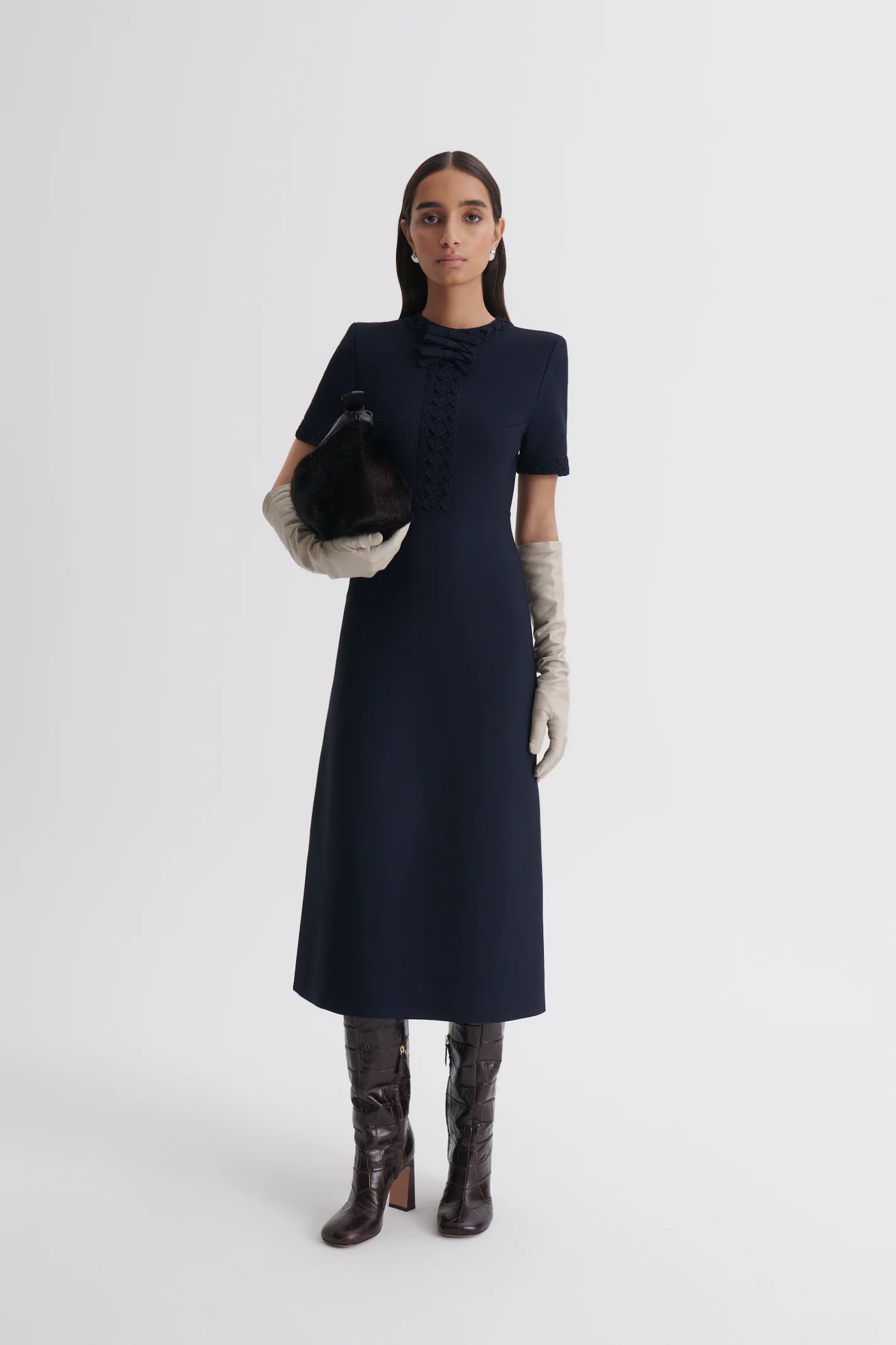 CREPE KNIT BOW DRESS - Image 3