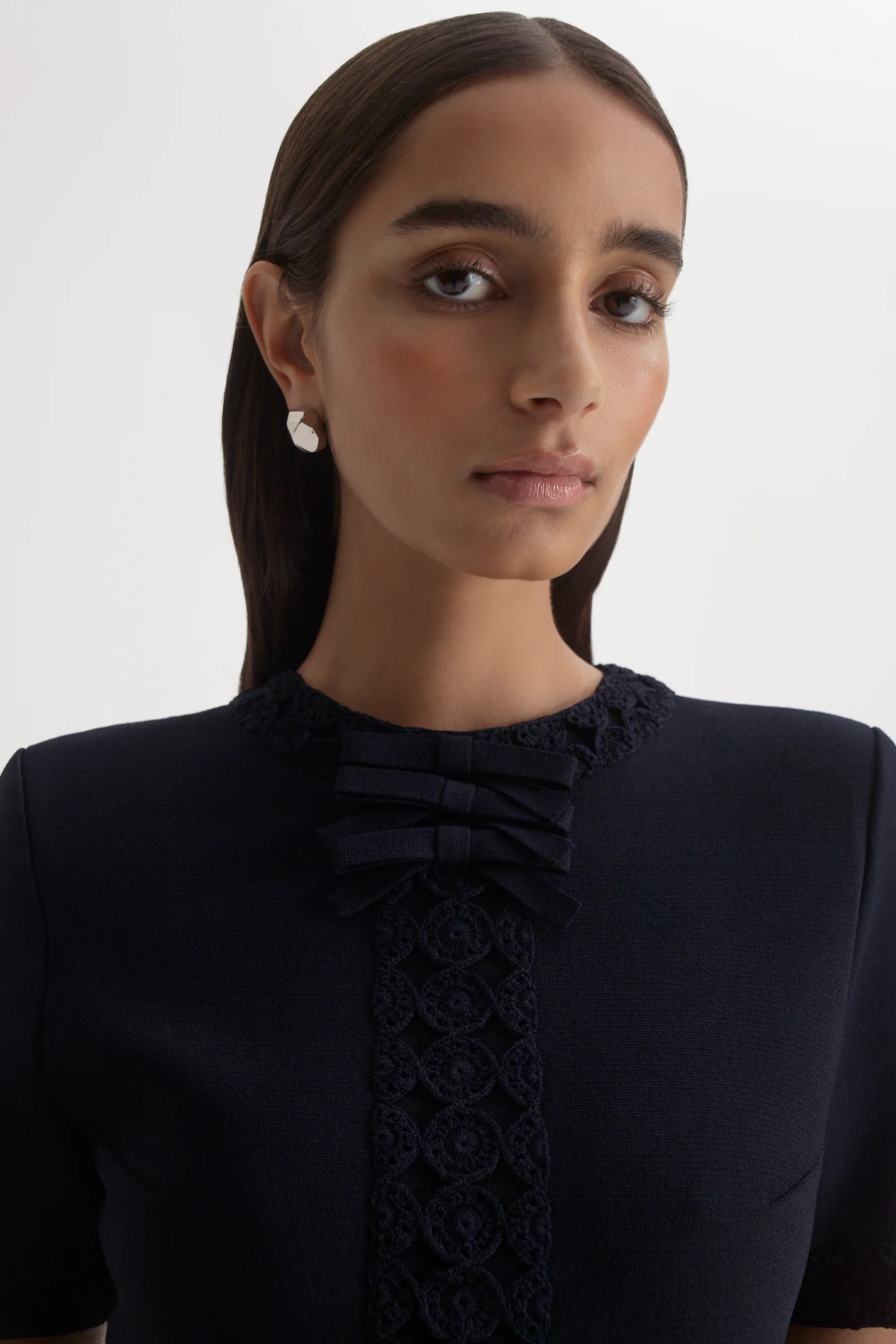 CREPE KNIT BOW DRESS - Image 8