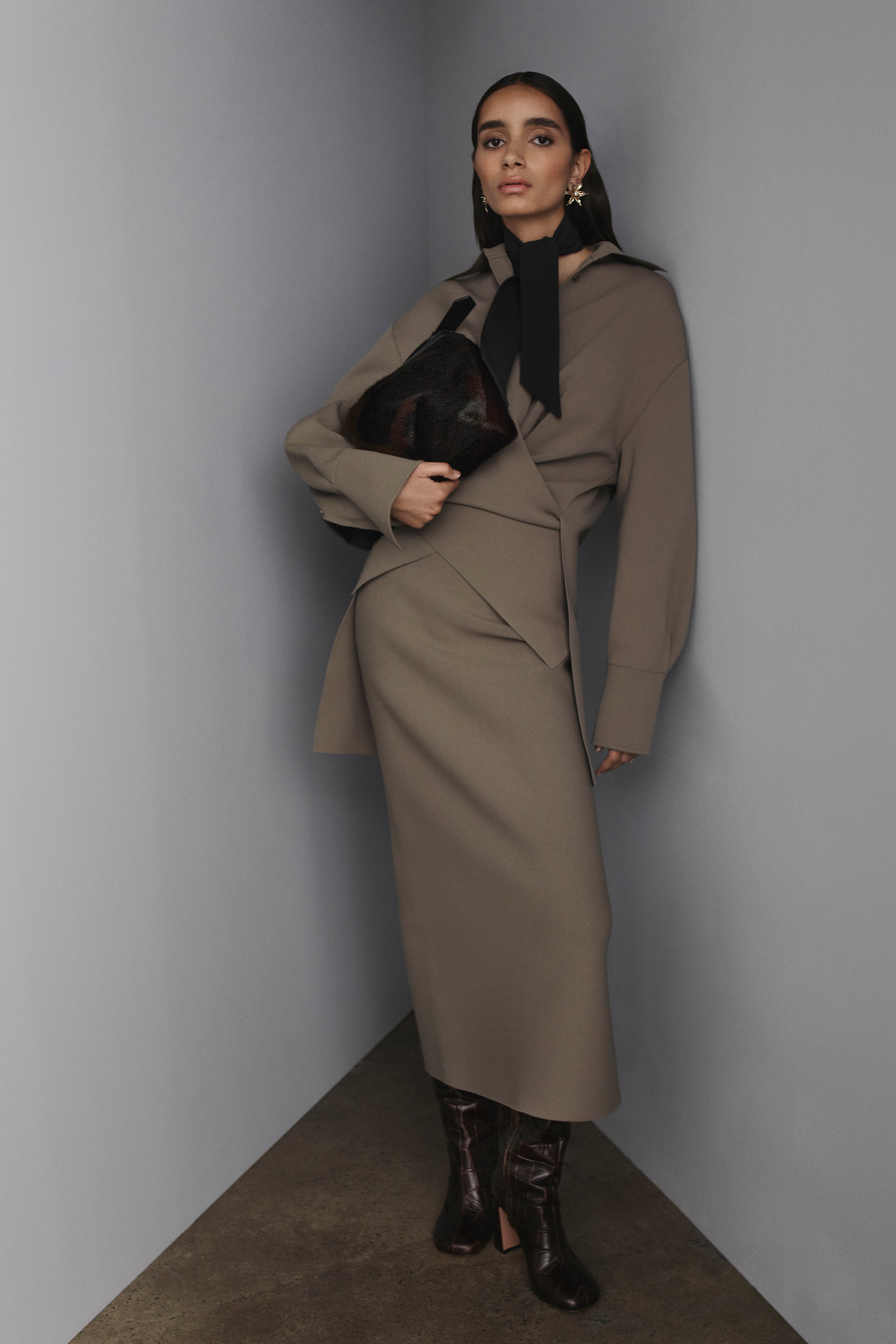 CREPE KNIT PENCIL LONG SKIRT - Image 3