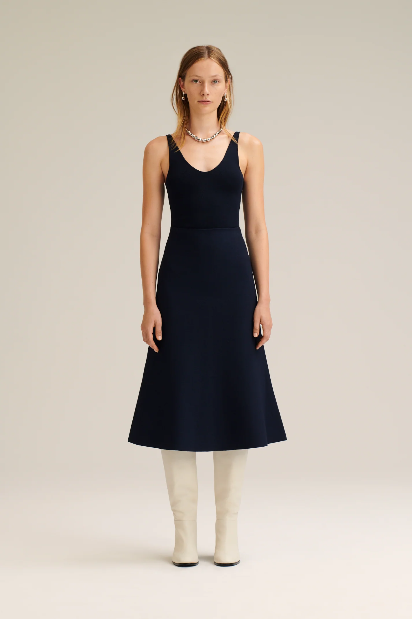 CREPE KNIT V NECK SINGLET - Image 5