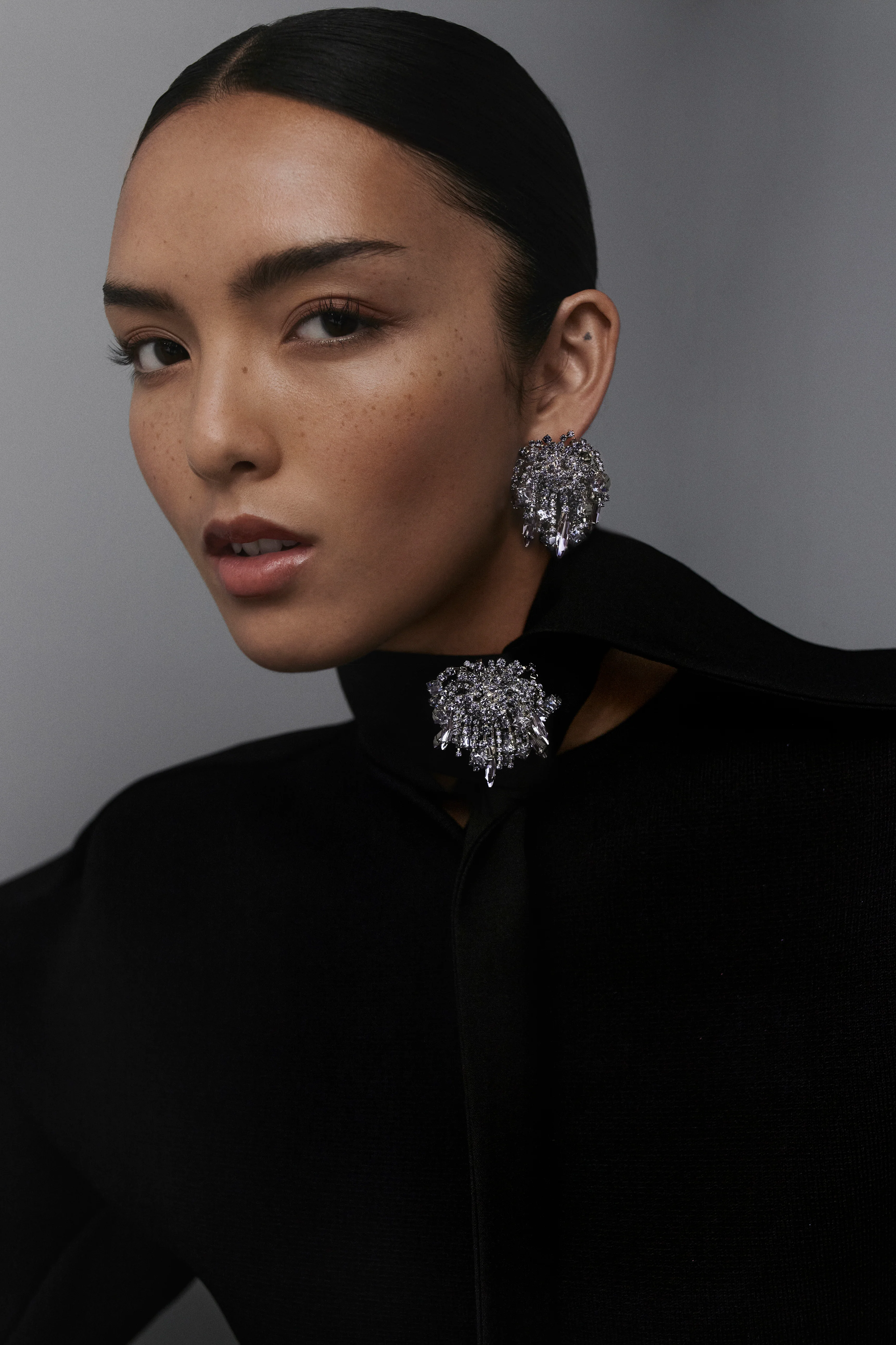 CRYSTAL CASCADE BROOCH - Image 3