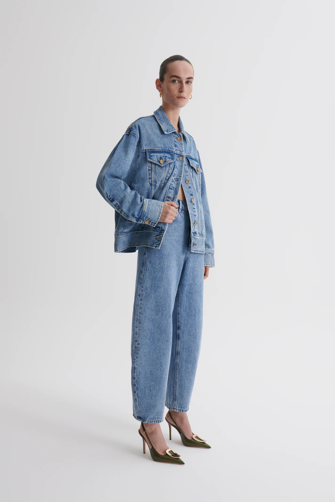 DENIM BARREL LEG JEAN - Image 4