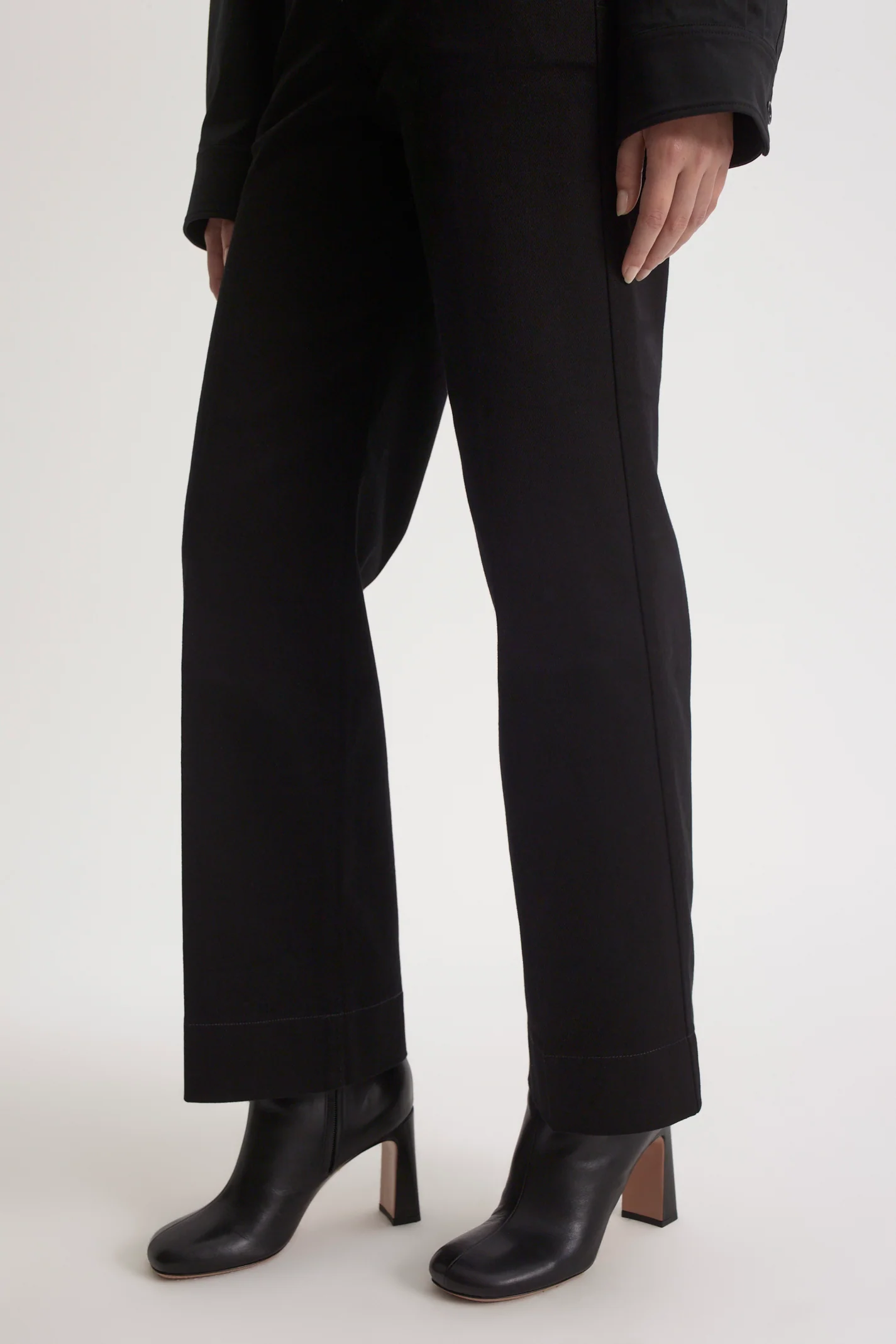 DENIM CROPPED 30" JEAN - Image 9