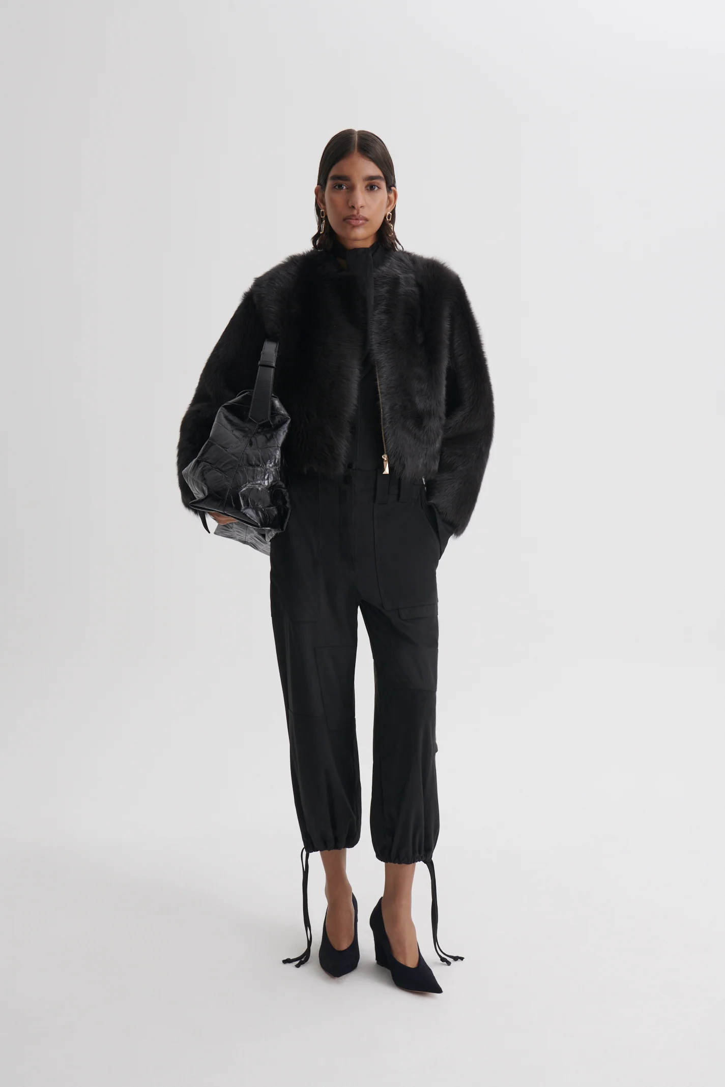FAUX-SUEDE CROP CARGO - Image 4