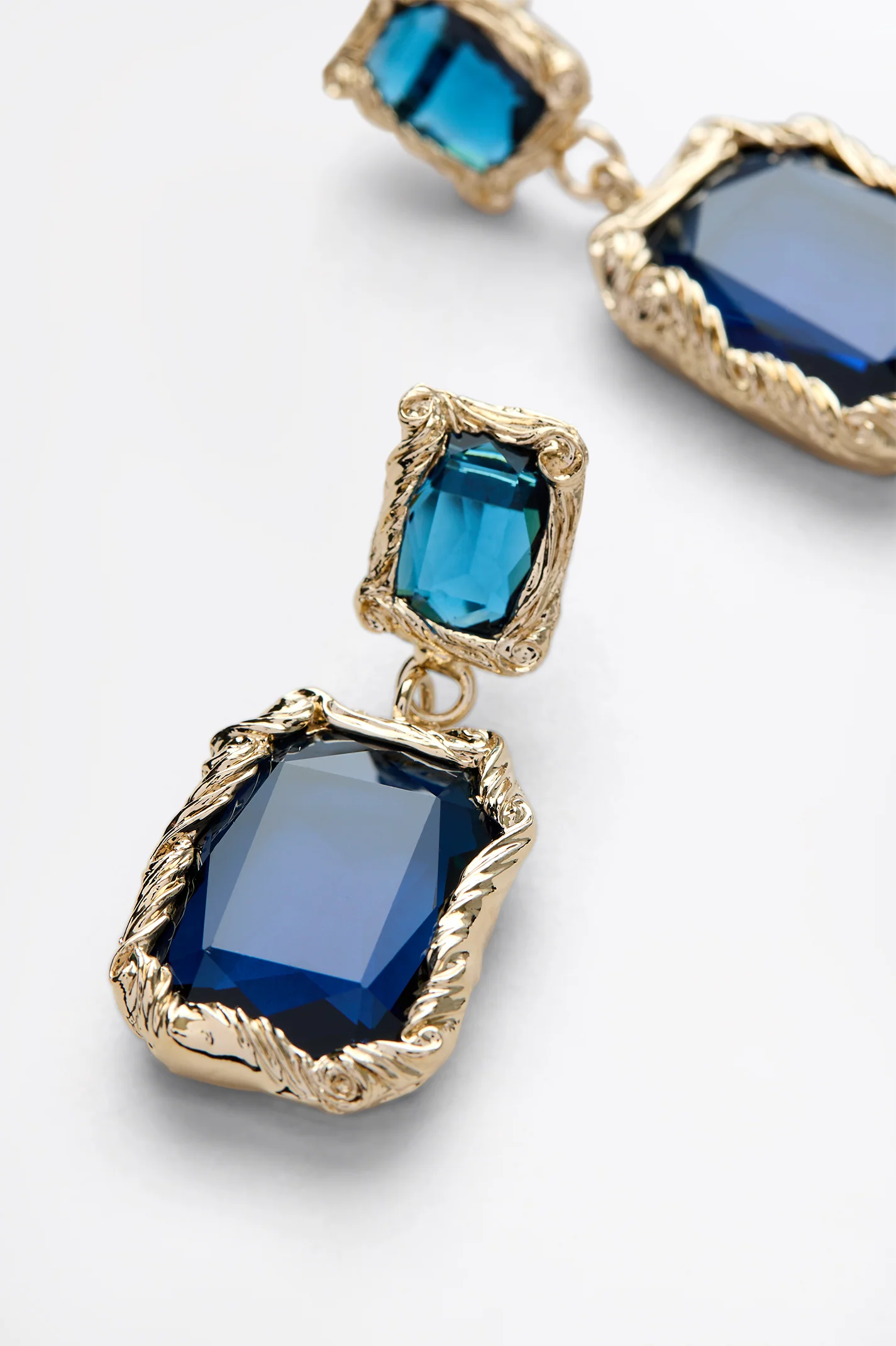 ITALIAN CRYSTAL DROP EARRINGS - Image 5