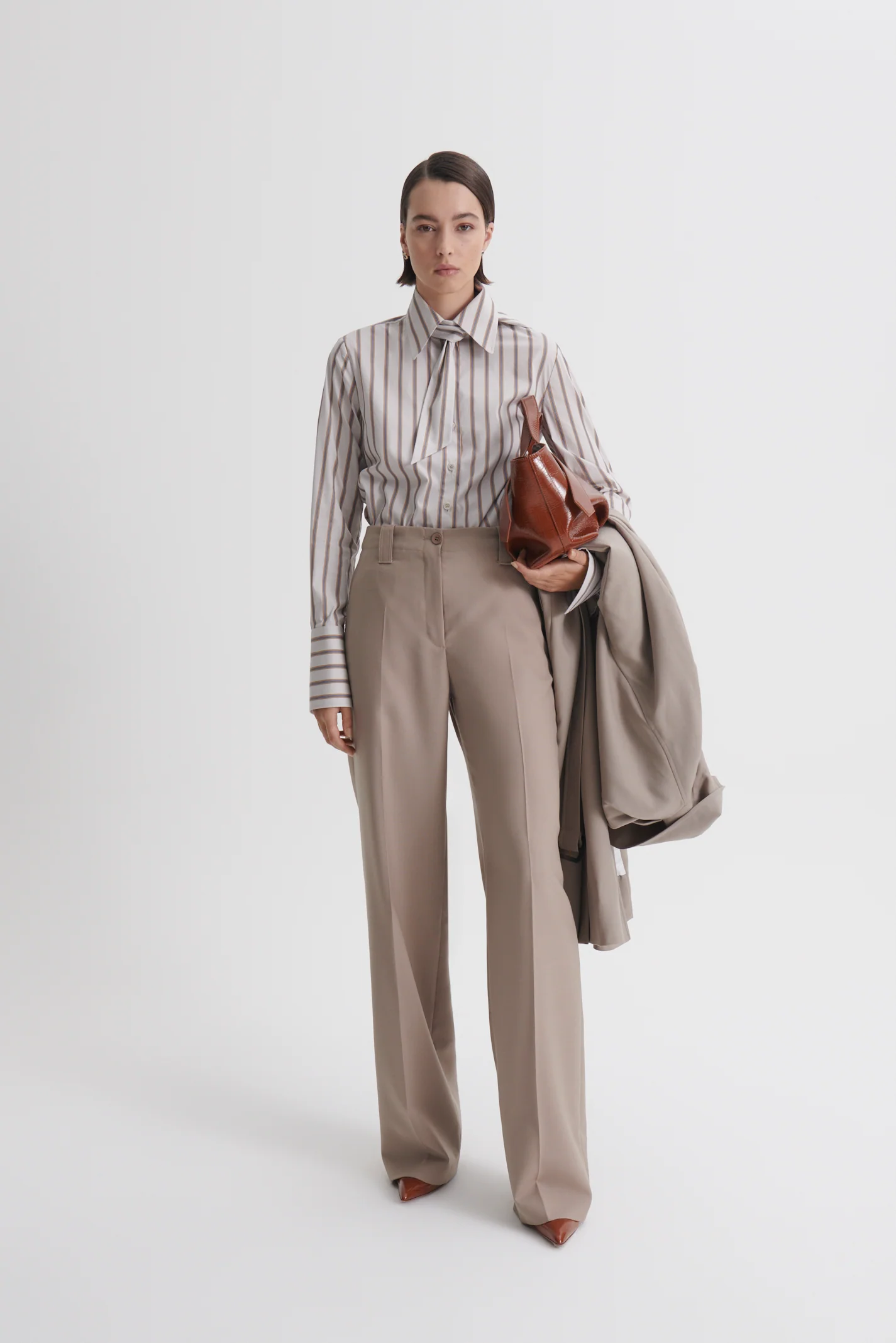 ITALIAN SLOUCHY TROUSER - Image 3
