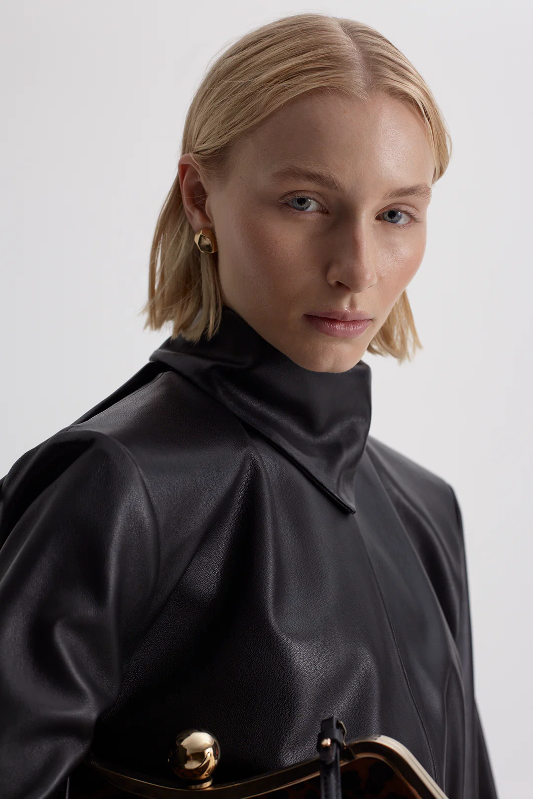 LEATHER CRAVAT TOP - Image 8