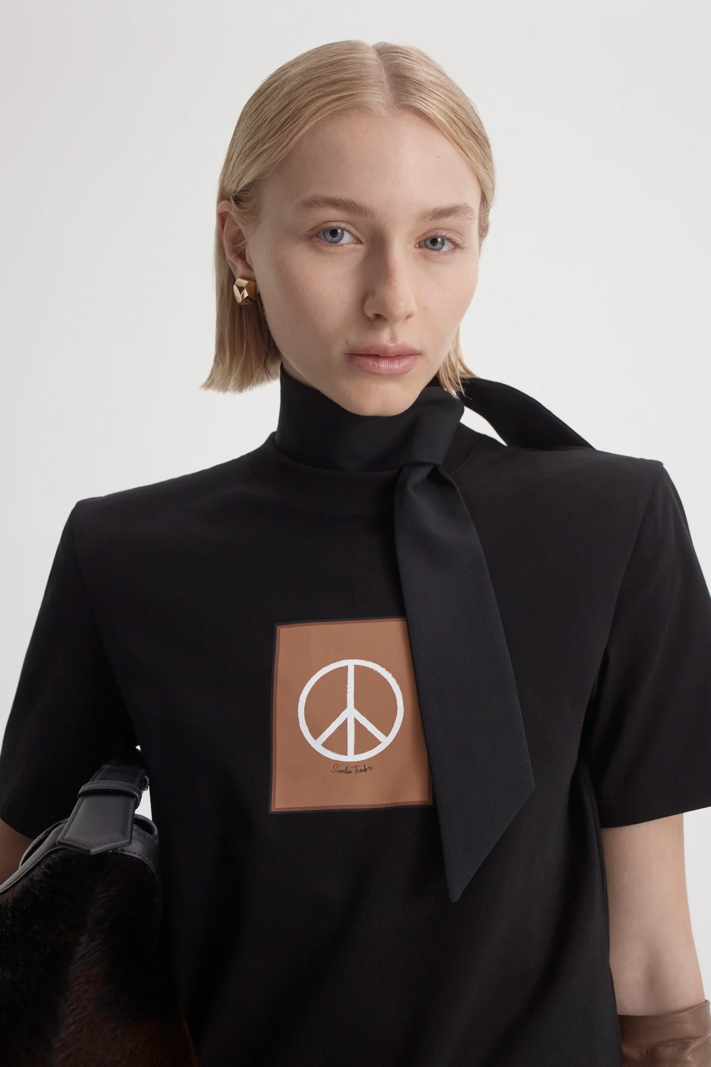 PEACE SHOULDER PAD TSHIRT - Image 8