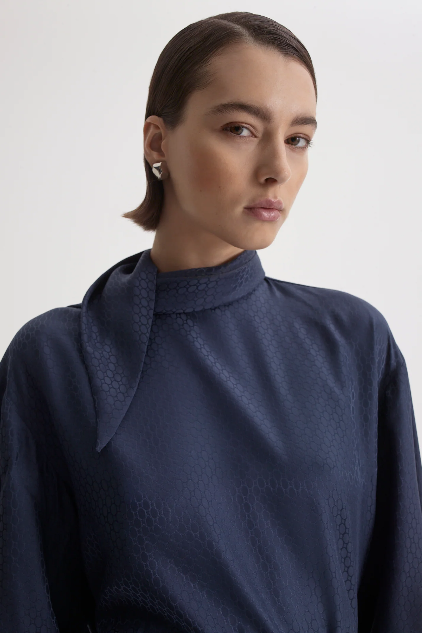 SILK CHAIN JACQUARD BLOUSE - Image 7