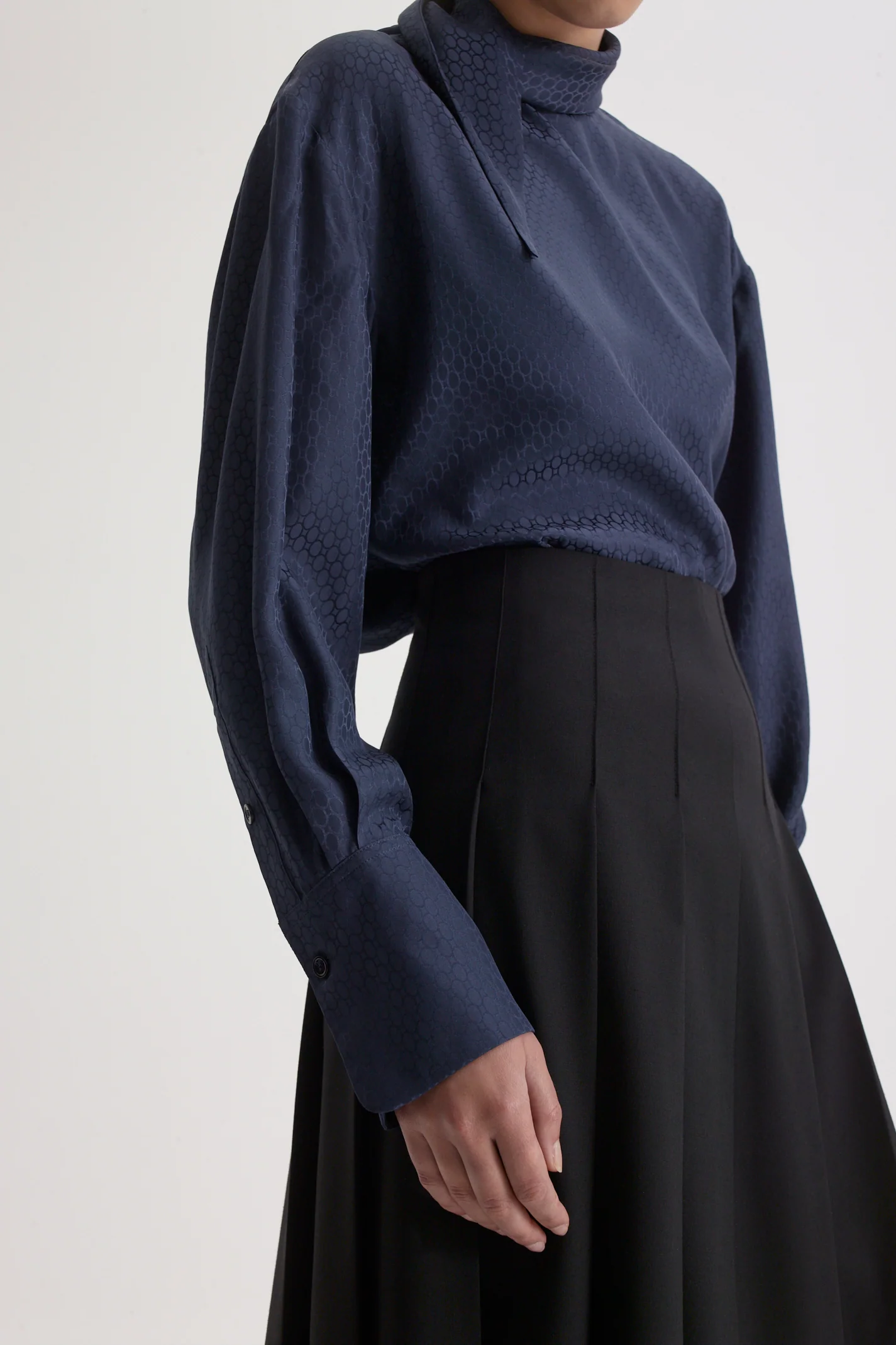 SILK CHAIN JACQUARD BLOUSE - Image 8