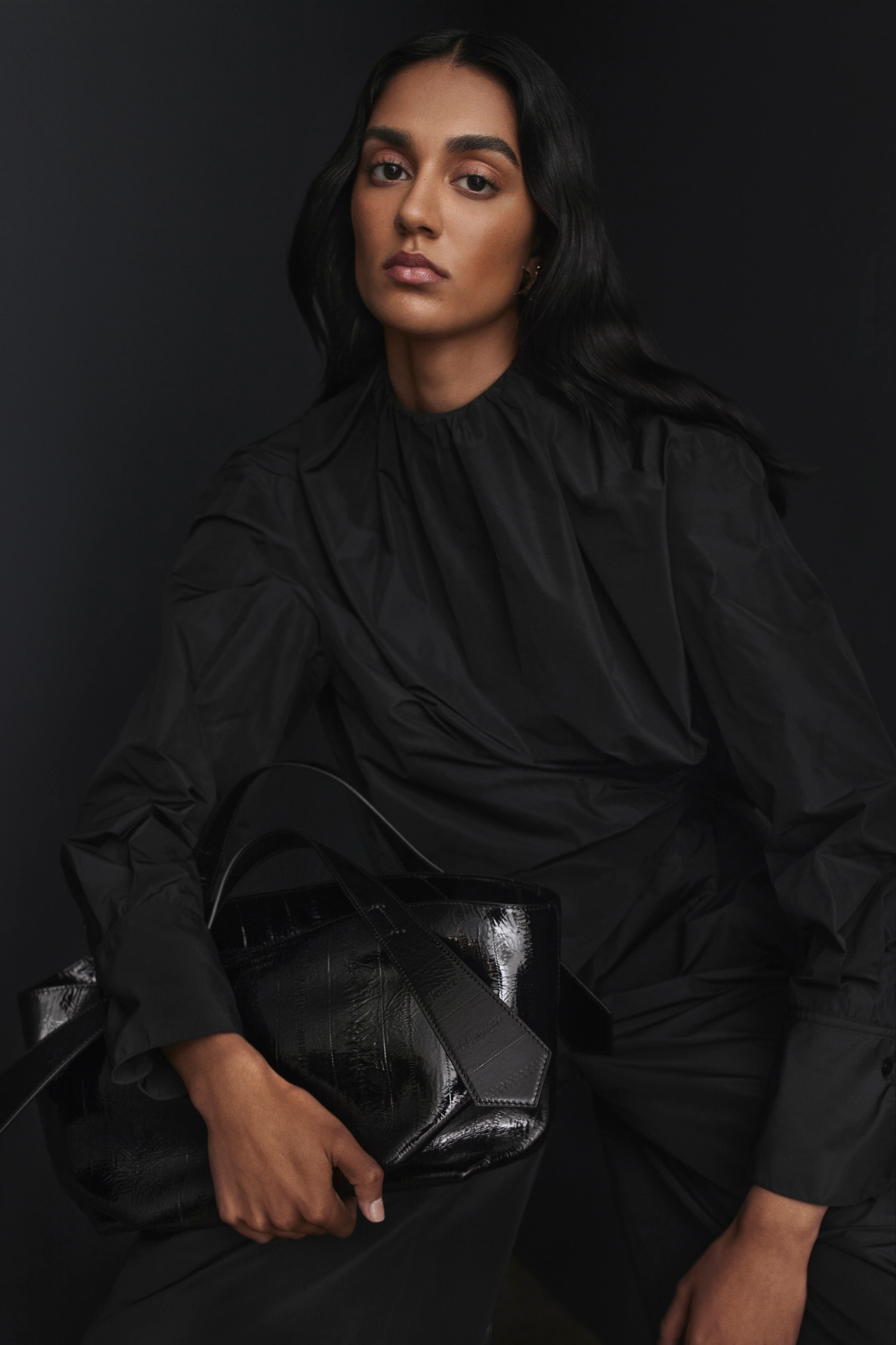 TAFFETA GATHER NECK TOP - Image 3