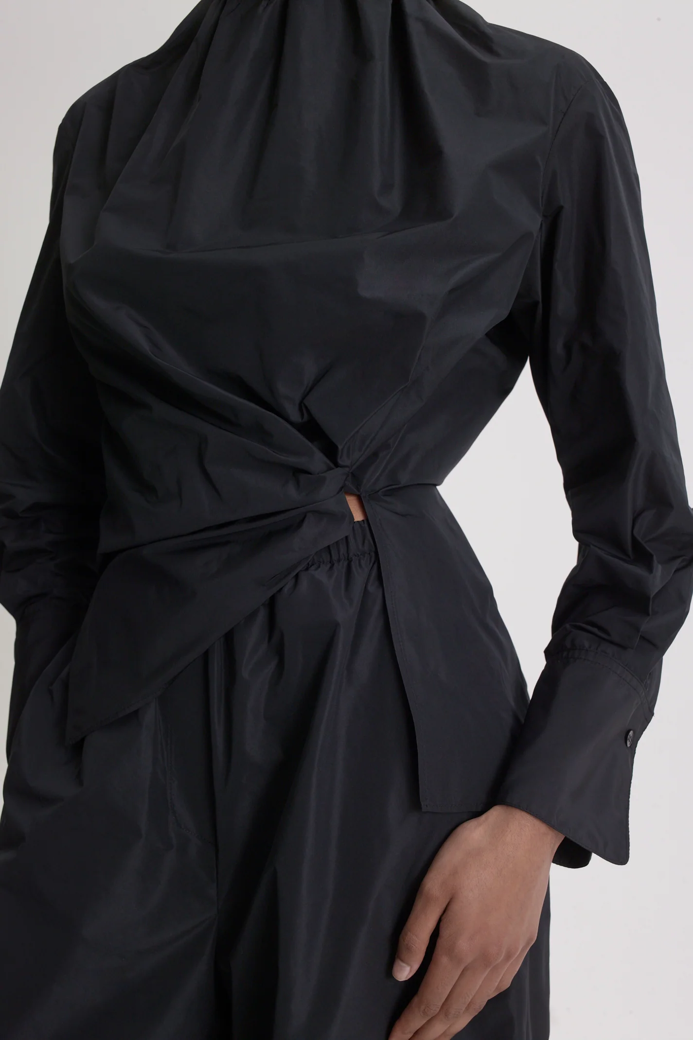 TAFFETA GATHER NECK TOP - Image 9