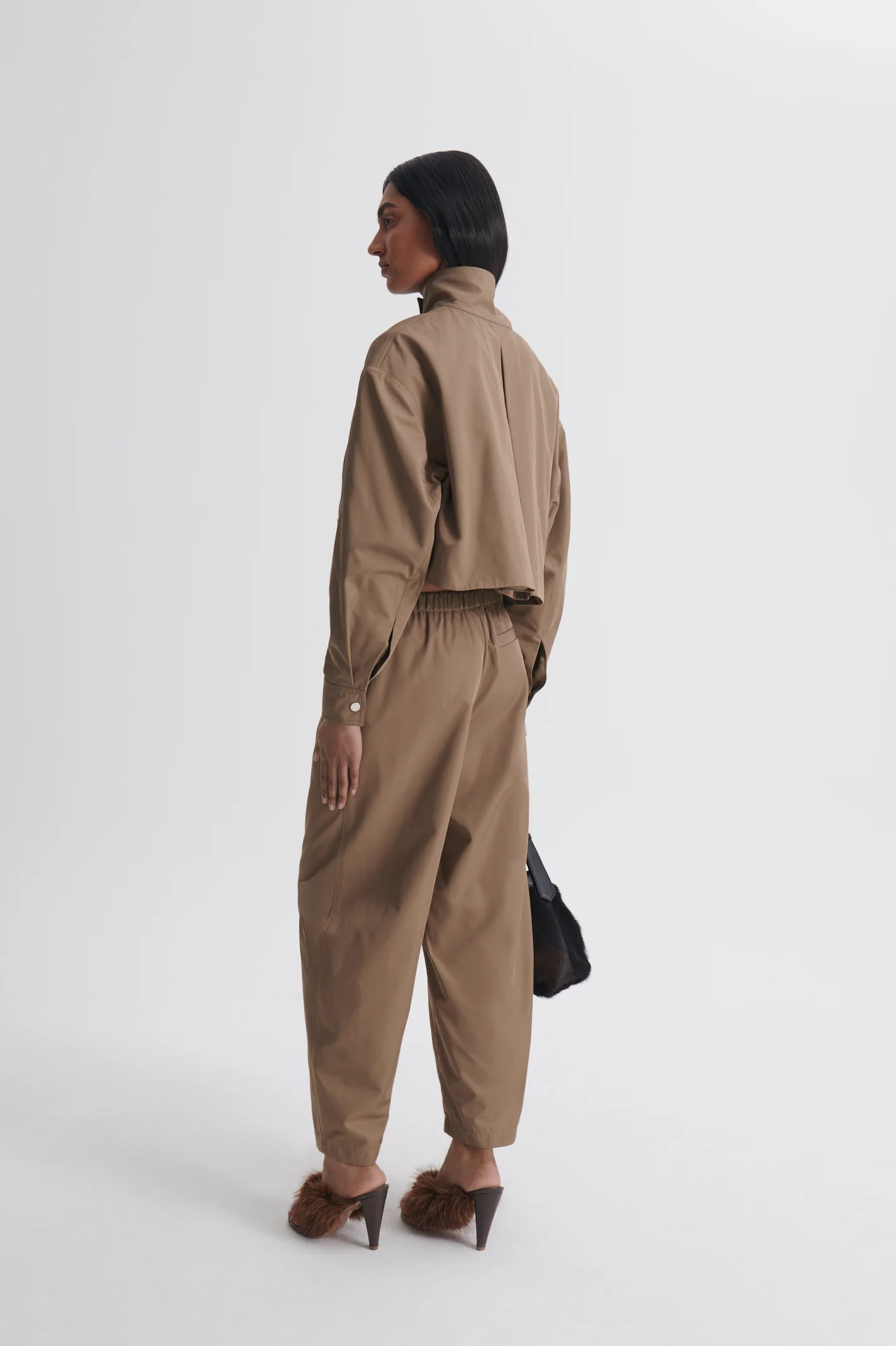 TECH BARREL LEG TROUSER - Image 4