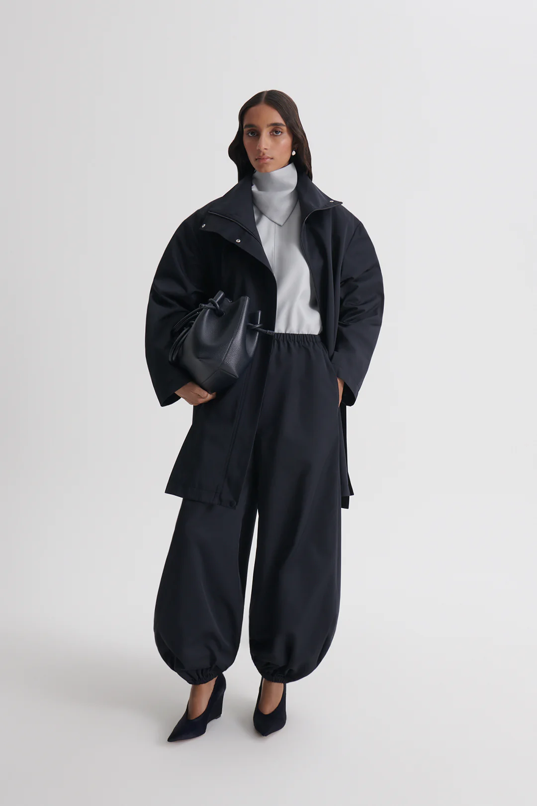 TECH ELASTIC BARREL TROUSER - Image 3