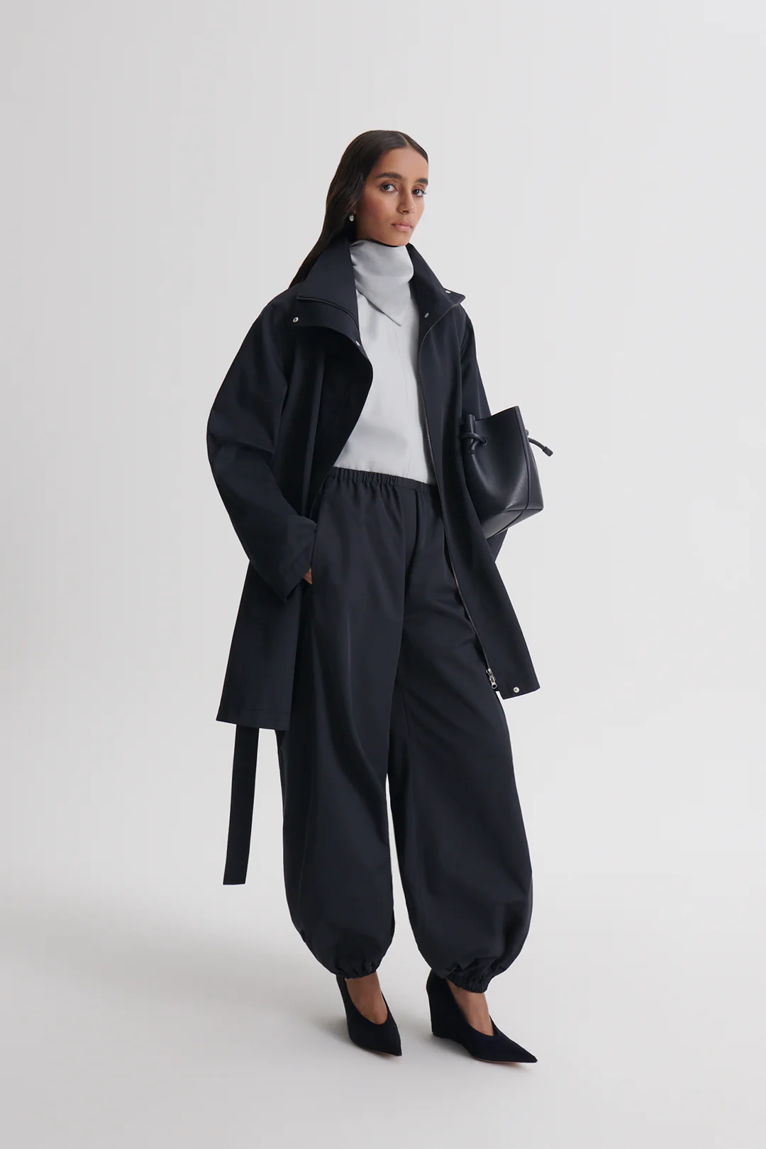 TECH ELASTIC BARREL TROUSER - Image 4