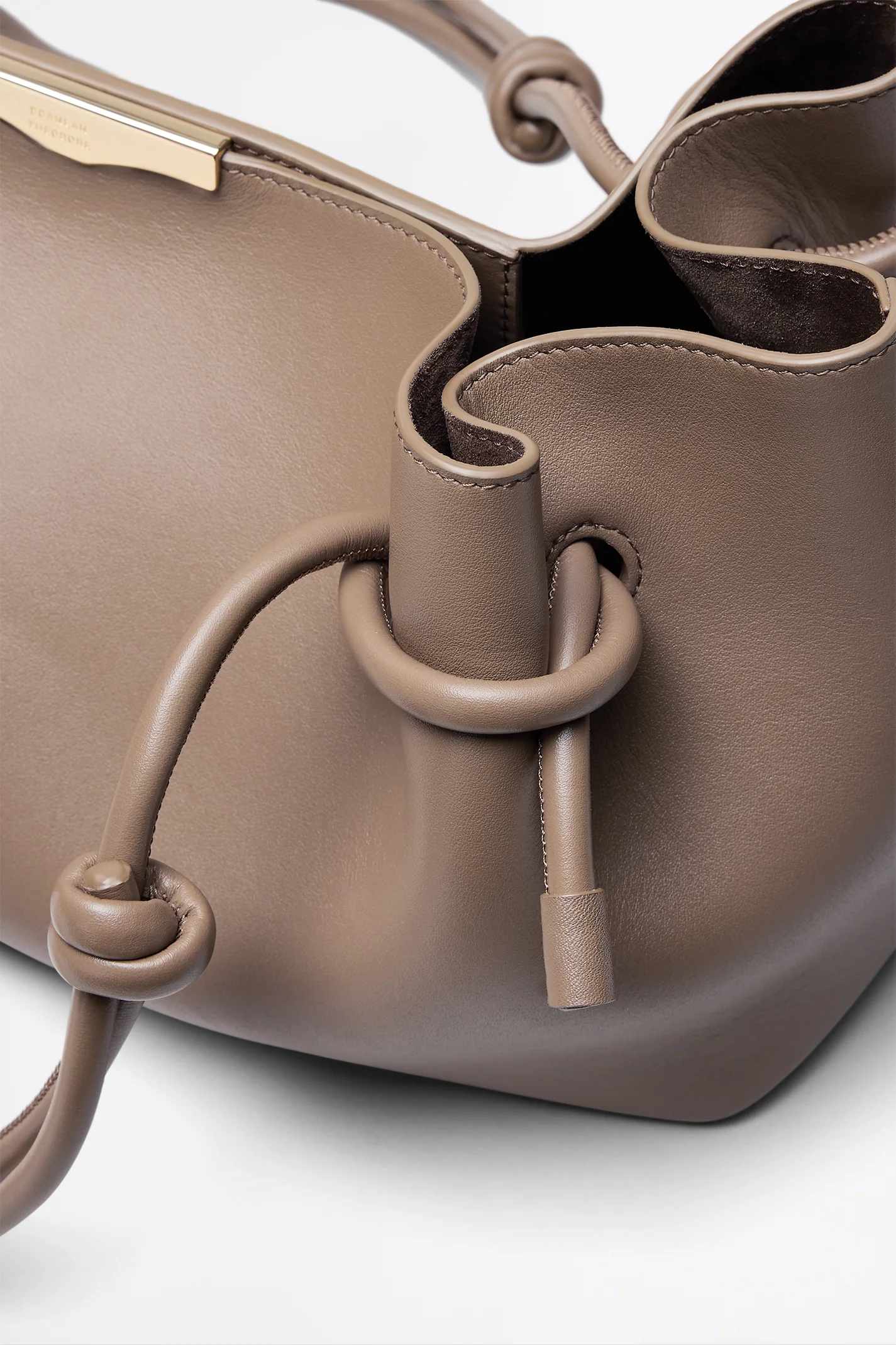 THE ATHOS SHOPPER - Image 8