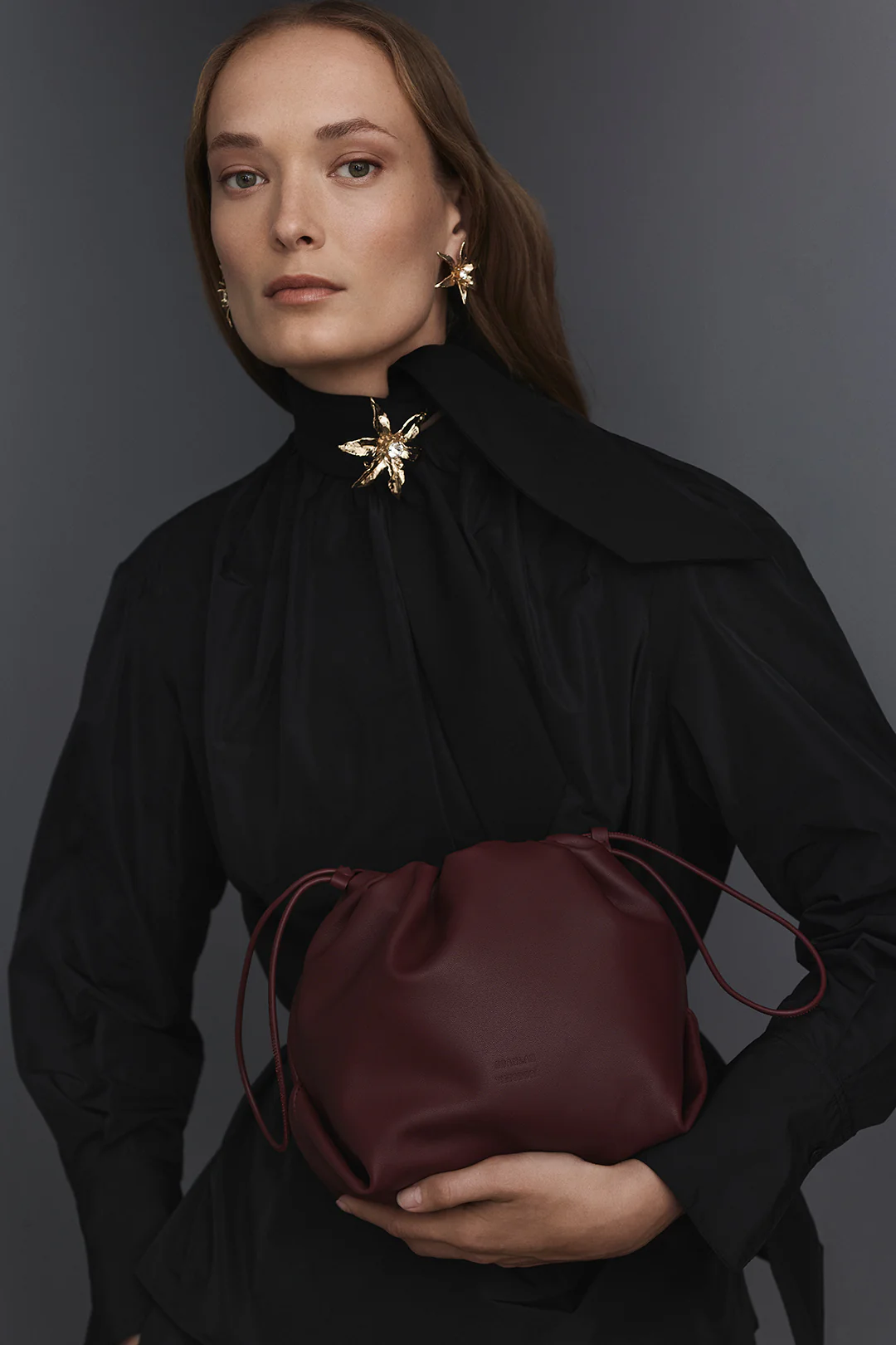 THE LEATHER DRAWSTRING BAG - Image 3